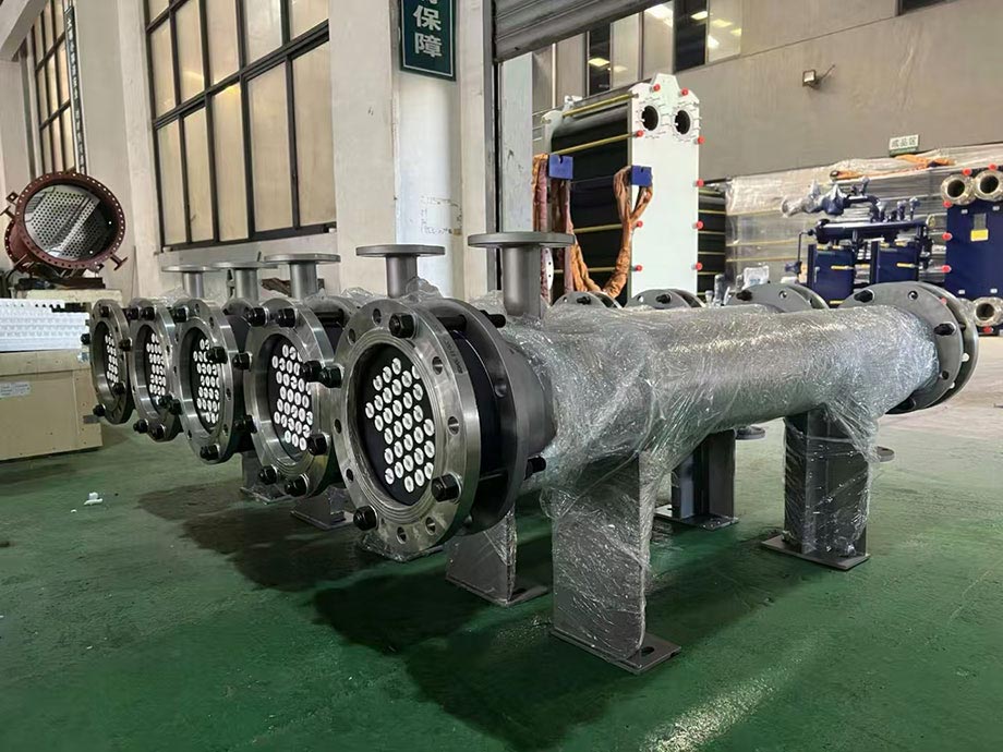 Slilicon carbide heat exchangers